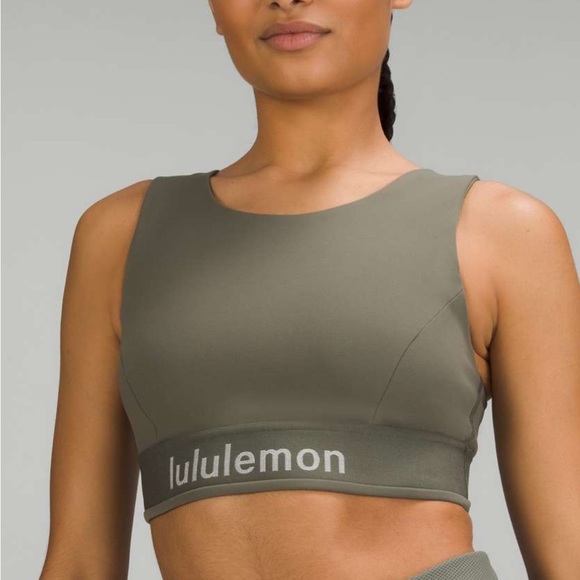 Everlux High-Neck Back-Keyhole Train Bra - Picture 5 of 11